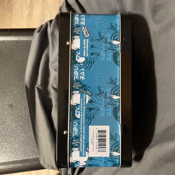 The Twilight Zone Lunchbox 2012 - Picture 5 of 5